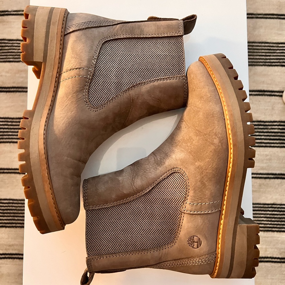 Timberland Courmeyer Valley chelsea taupe nubuck boots